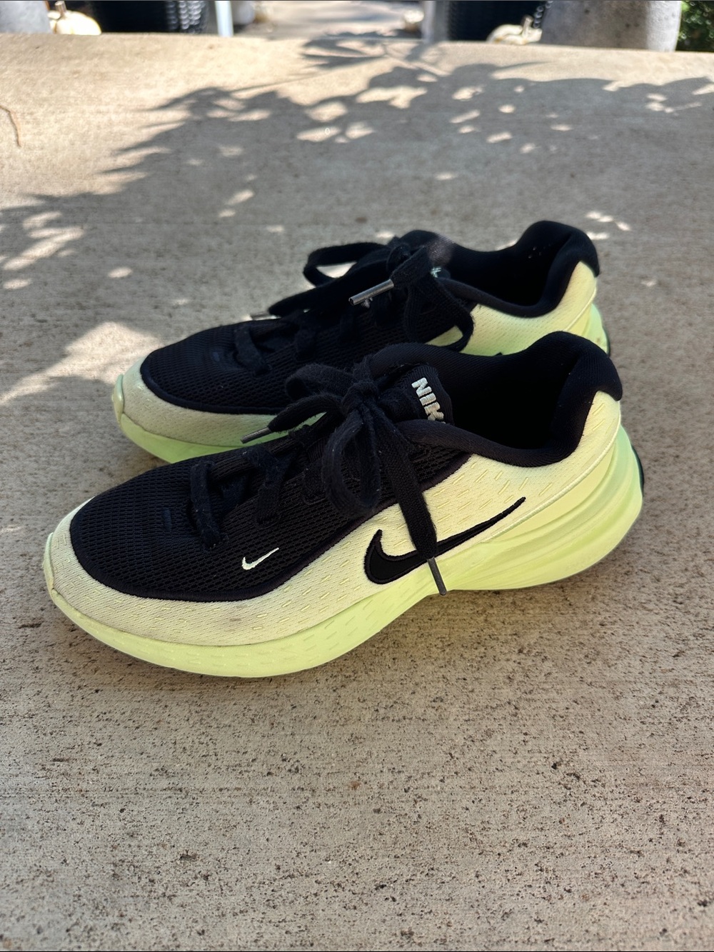 Boys Nike uplift SC sneakers